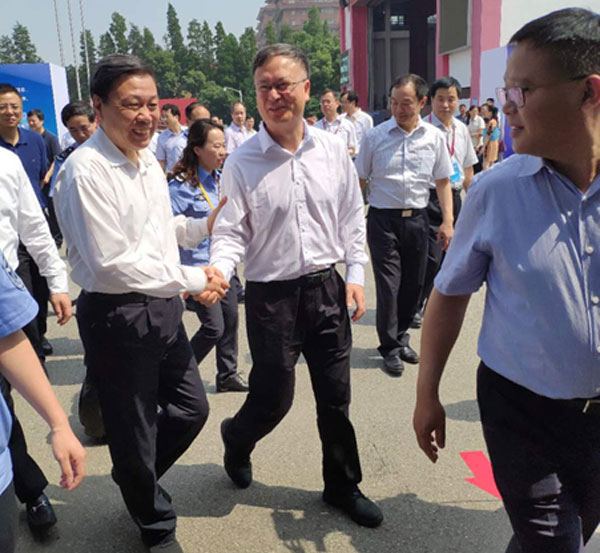 天下“清静生产月”和 “清静生产万里行”运动在江阴启动 清华大学公共清静研究院携4118云顶集团科技受邀加入启动仪式 天下“清静生产月”和 “清静生产万里行”运动在江阴启动 清华大学公共清静研究院携4118云顶集团科技受邀加入启动仪式